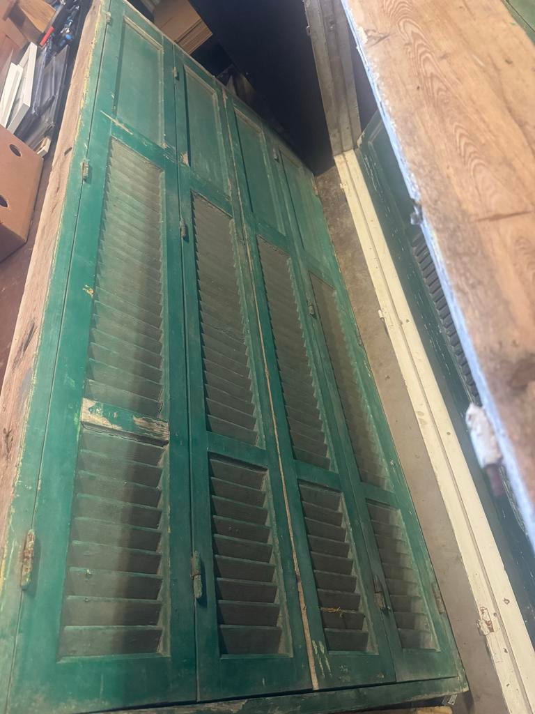 Groene oude Franse louvre deuren, Ophalen