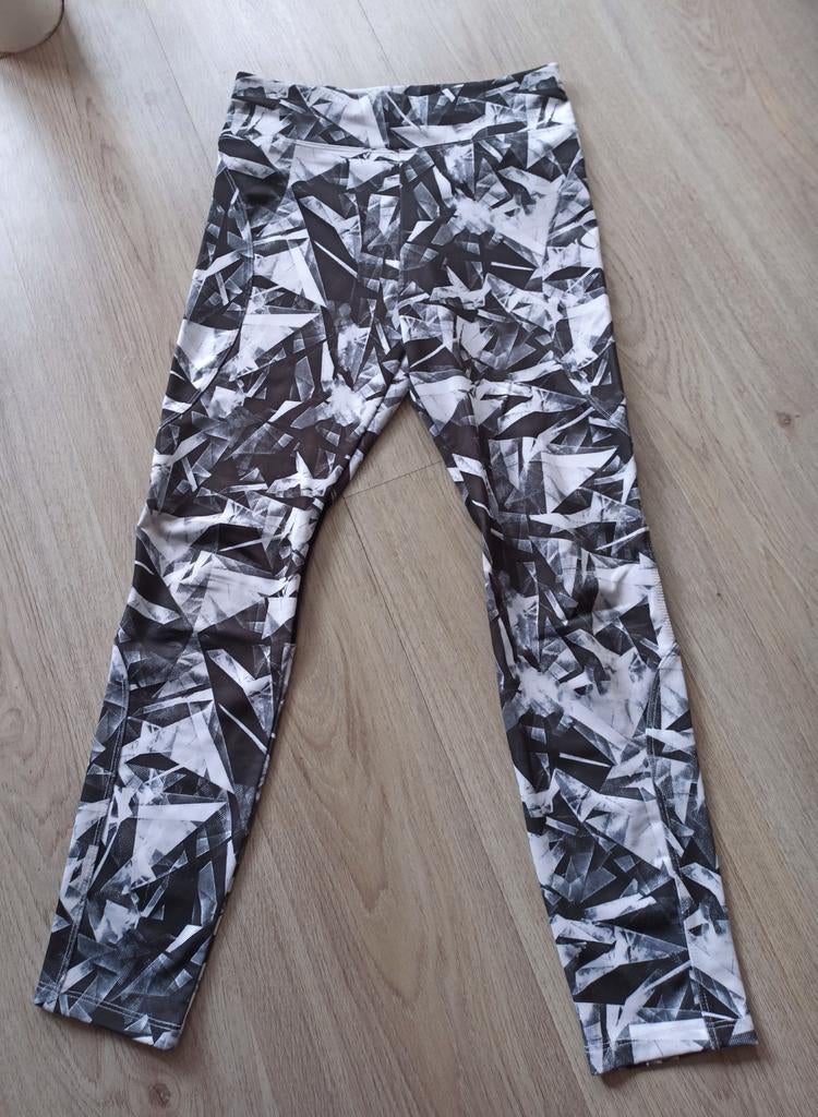 Sportlegging zwart-wit patroon, maat 140 1.46, Kinderen en Baby's, Kinderkleding | Maat 140, Broek, Gebruikt, Jongen of Meisje