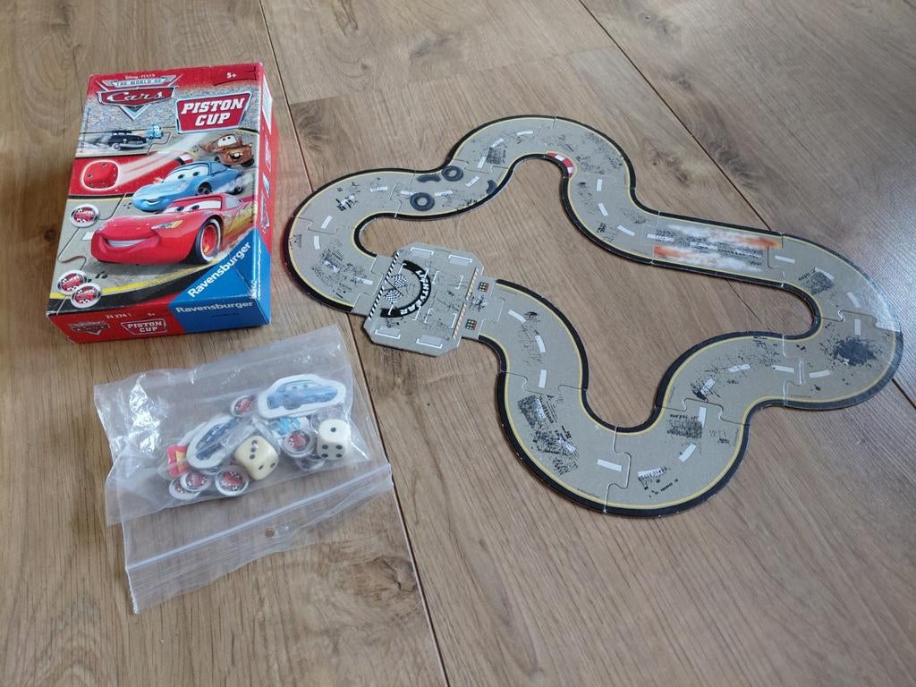 Gratis af te halen: Cars spel: Piston Cup, Ophalen