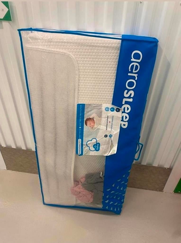 Aerosleep matras voor in een ledikant met 2 overtrekken, Ophalen