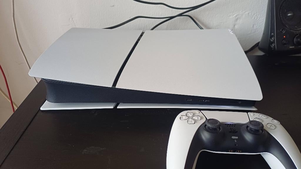 PS5 digital slim edition 667 GB, Spelcomputers en Games, Spelcomputers | Sony PlayStation 5, Ophalen of Verzenden, Zo goed als nieuw