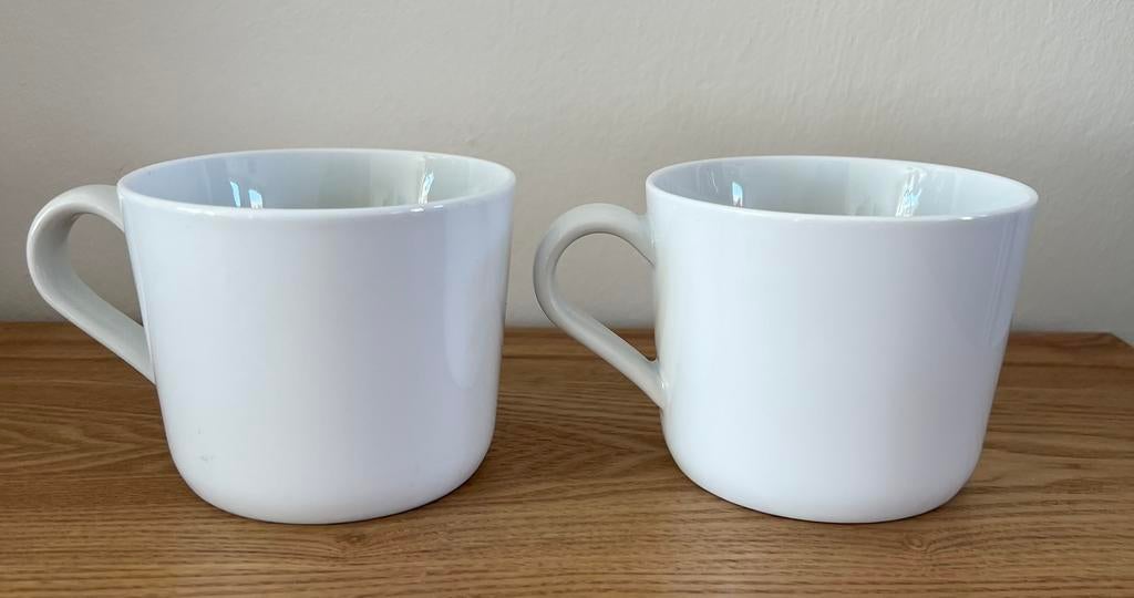 2 grote mokken wit Ikea, Ophalen of Verzenden, Zo goed als nieuw, Overige stijlen, Kop(pen) en/of Schotel(s)