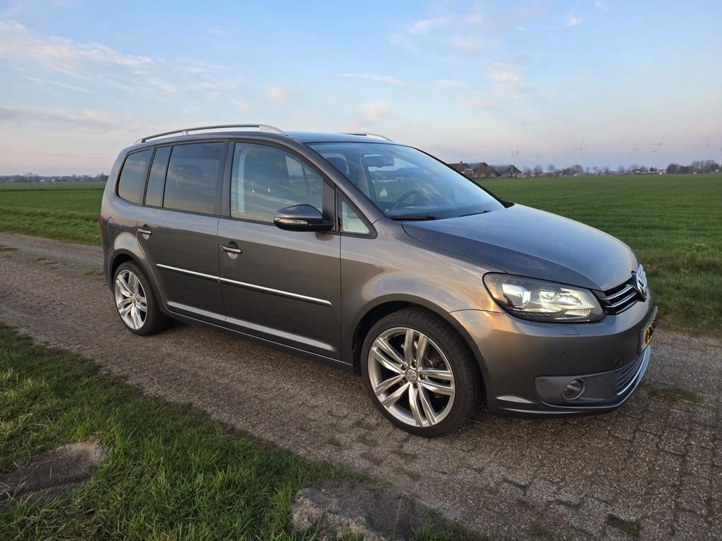 Volkswagen Touran 1.4 TSI 125KW DSG 2014 Grijs, Auto's, Volkswagen, Euro 5, 15 km/l, 4 cilinders, Alcantara