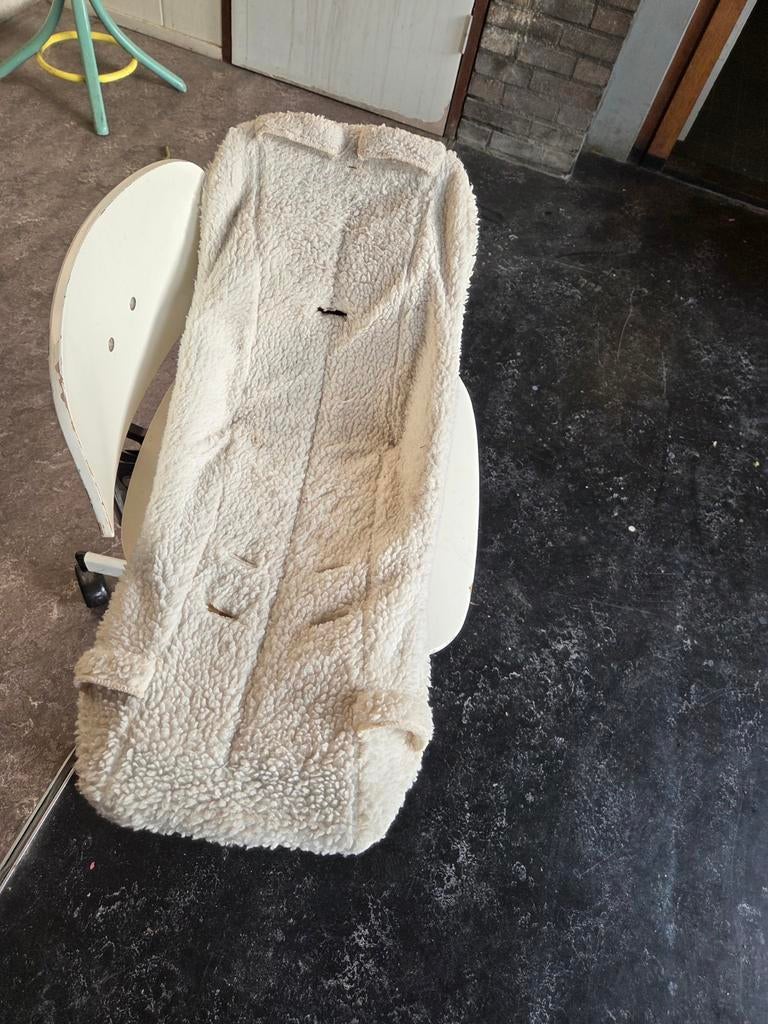 Witte kinderstoel met teddy bekleding, Ophalen of Verzenden