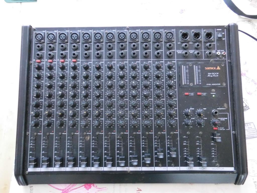 Mengpaneel Samick SM-1200P, Ophalen, Gebruikt, 10 tot 20 kanalen, Microfooningang