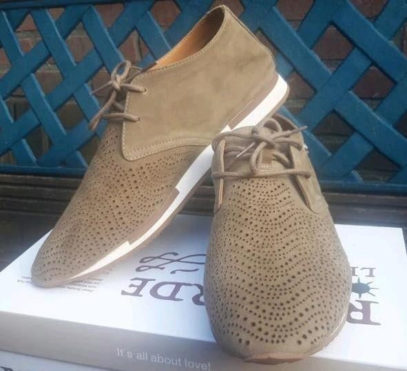 HelloGoodbye Nieuwe Regarde le Ciel City sneakers mt40, Ophalen of Verzenden, Nieuw