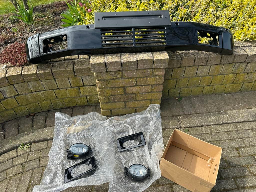 Voorbumper Mercedes G-Klasse,W463, met Verlichting, Ophalen of Verzenden, Gebruikt, Mercedes-Benz