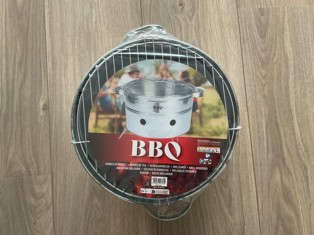 Nieuwe Barbecue Emmer - Compact en Handig, Tuin en Terras, Houtskoolbarbecues, Nieuw, Ophalen of Verzenden