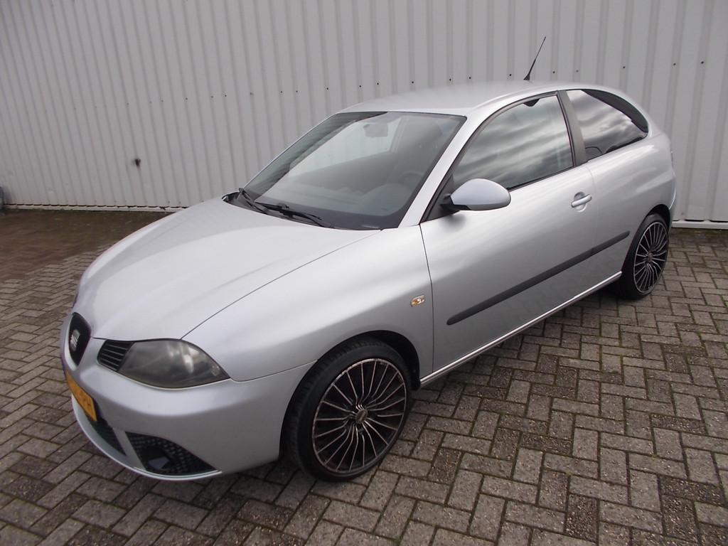 SEAT Ibiza 1.4-16V Sensation ( APK KEURING BIJ AFLEVERING! ), Voorwielaandrijving, 4 cilinders, Ibiza, Origineel Nederlands