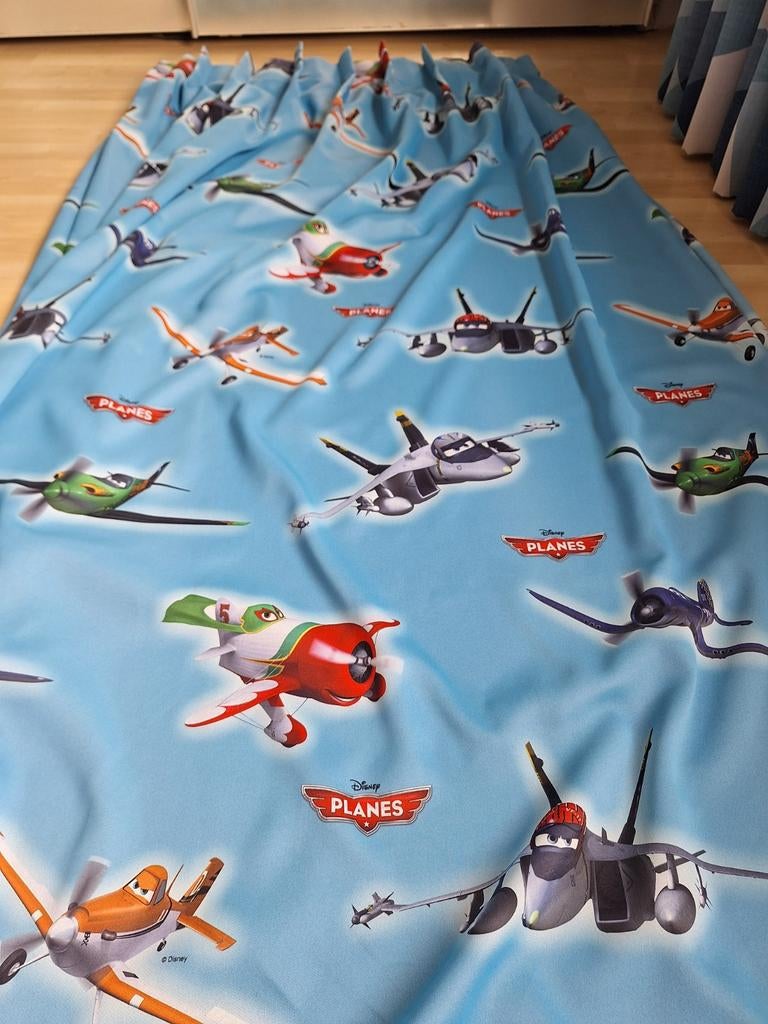 Disney Planes (vliegtuig) gordijnen, Huis en Inrichting, Stoffering | Gordijnen en Lamellen, Zo goed als nieuw, 200 cm of meer