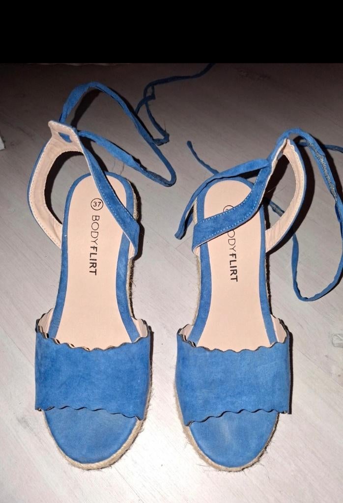 Sleehakken, Blauw, Ophalen of Verzenden, Zo goed als nieuw, Schoenen met hoge hakken