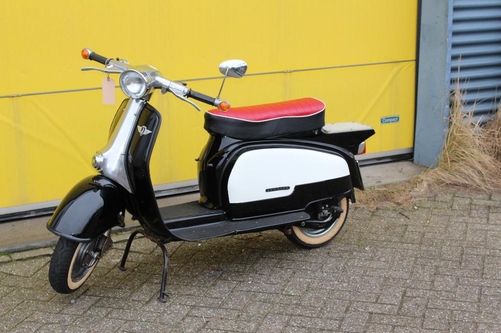 ALMOST CLASSIC ZUNDAPP ROLLER 561 VEEL GEBRUIKTE ONDERDELEN, Ophalen, Gebruikt, Overige typen