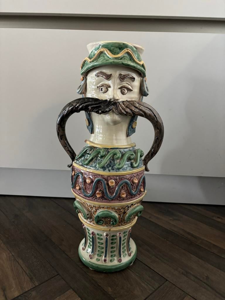 Decoratieve Vaas met Gezicht en Snor - Uniek Design, Ophalen of Verzenden