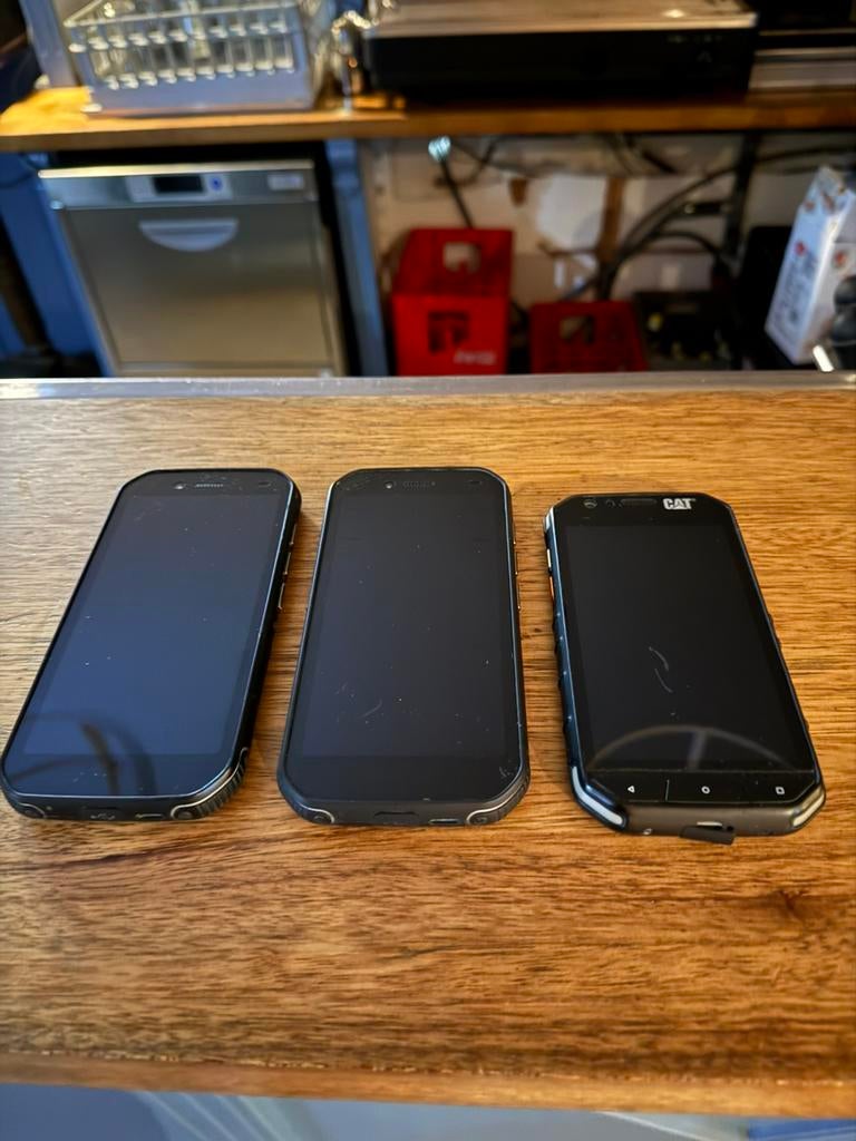 Cat S31 en twee keer S42 handheld, Gebruikt, Zwart, Ophalen of Verzenden, 64 GB