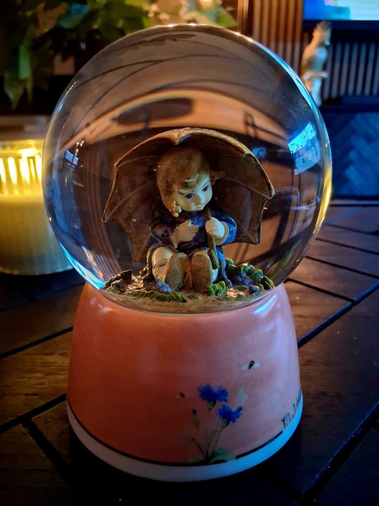 Hummel muziek sneeuwbal "Umbrella Girl", Ophalen, Zo goed als nieuw