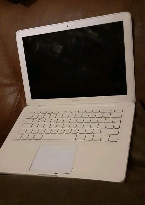 Apple Mac book  (beeld is kapot ) verder netjes en goed, MacBook Pro, 64 GB of meer, Gebruikt, Qwerty