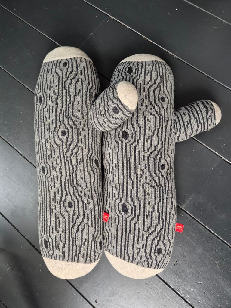 Twee Donna Larson boomstam kussens voor kinderkamer, Ophalen