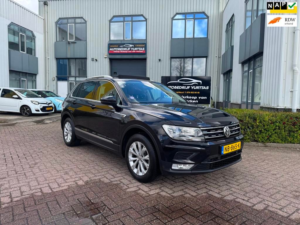Volkswagen Tiguan 1.4 TSI Connected Series PANO!, Voorwielaandrijving, 125 pk, Gebruikt, Euro 6