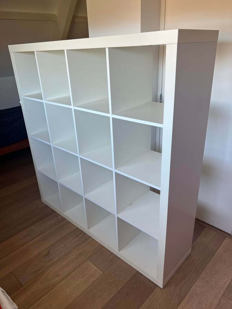 Witte Ikea Kallax kast 16 vaks, Ophalen, Zo goed als nieuw