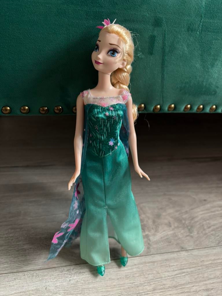 Barbie, Elsa, Assepoester en kids te koop, Ophalen of Verzenden, Zo goed als nieuw, Pop