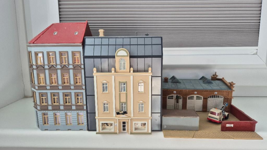 H0 3 stadspanden Faller en Pola, Hobby en Vrije tijd, Modeltreinen | H0, Zo goed als nieuw, Brug, Tunnel of Gebouw, Gelijkstroom of Wisselstroom