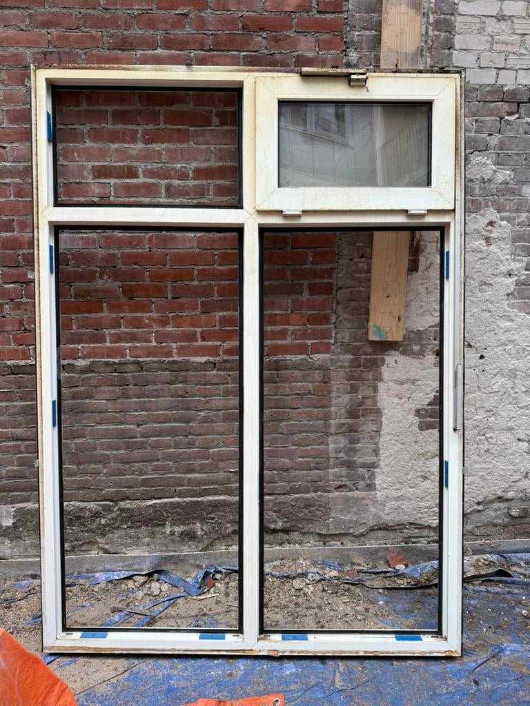 Kunststof kozijn met kiepraam incl dubbelglas, Ophalen, Zo goed als nieuw, Kunststof, Raamkozijn