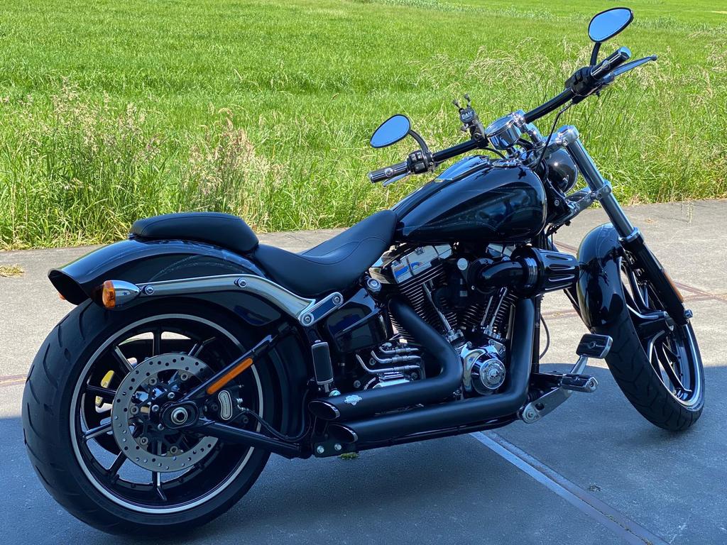 Prachtige gepainte Harley Davidson FXSB Breakout (2016) - foto 3