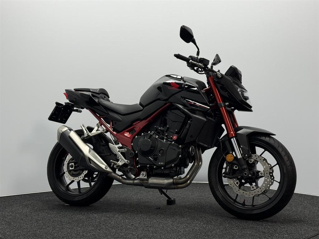 Honda CB 750 HORNET - foto 2