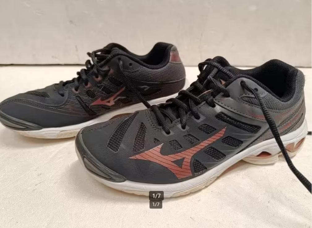 Mizuno wave voltage sportschoenen maat 38,5 (24,5cm), Gebruikt, Schoenen, Ophalen of Verzenden