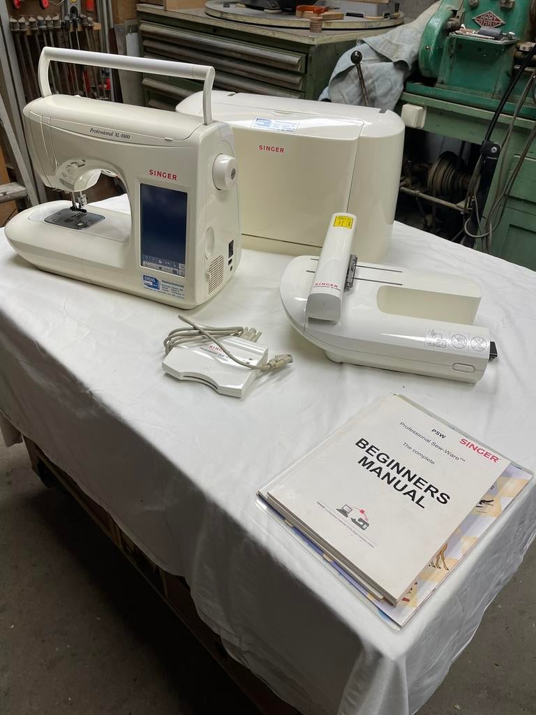 Singer Prof XL 1000. Naai - borduurmachine, Ophalen of Verzenden, Zo goed als nieuw, Naaimachine, Singer