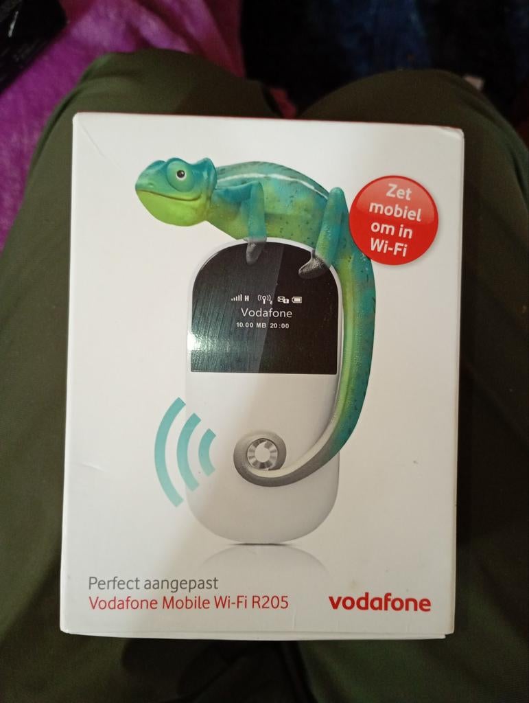 Vodafone Mobile Wi-Fi R205 nieuw in doos, Computers en Software, Routers en Modems, Ophalen