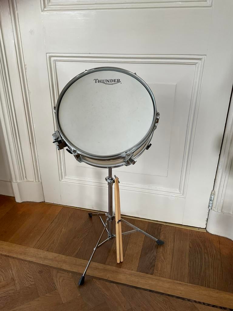 Thunder snaredrum met staander en stokken, Muziek en Instrumenten, Ophalen, Zo goed als nieuw