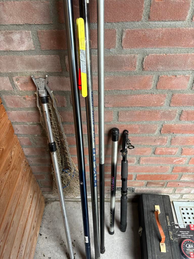 Visspullen: hengels, dobbers, viskoffer en net, Ophalen, Gebruikt, Overige typen