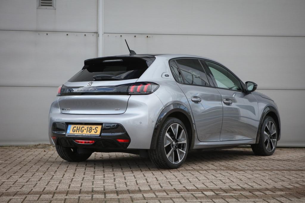 Peugeot 208 208 GT | BTW | Navi | Carplay | 360 Camera |, Gebruikt, Zilver of Grijs, Hatchback, 50 kWh
