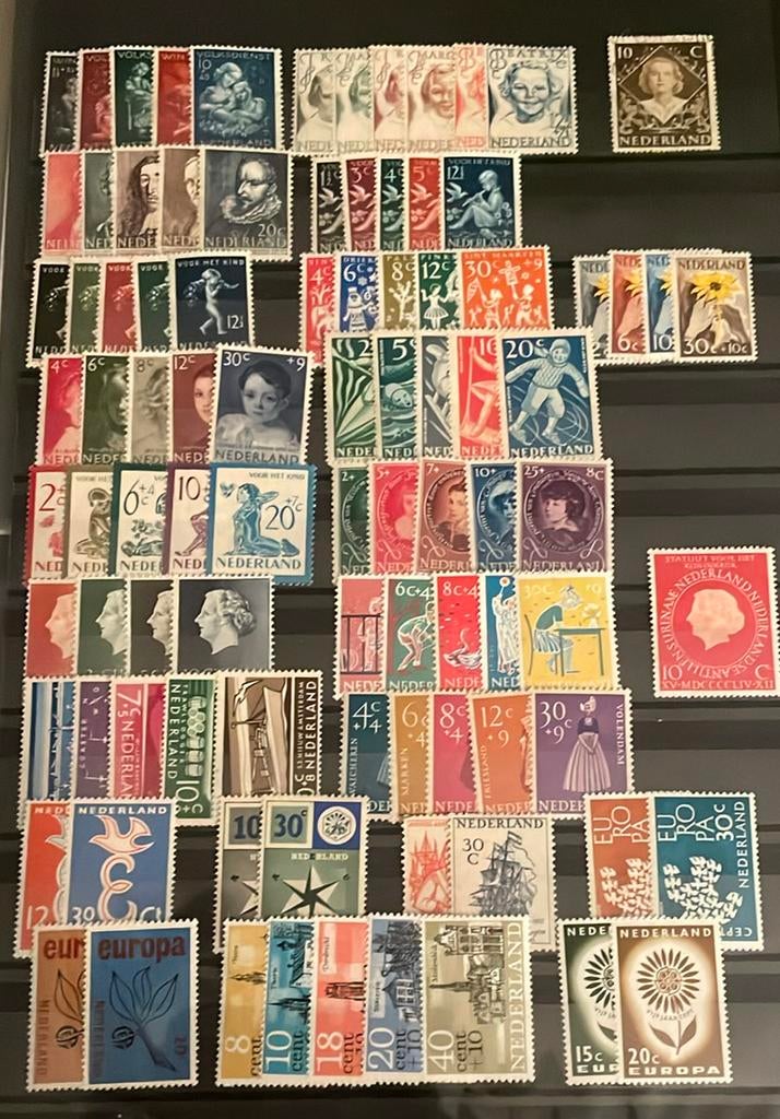 Nederland - albumblad restantseries o.a. kinderpostzegels, Ophalen of Verzenden, Nederland