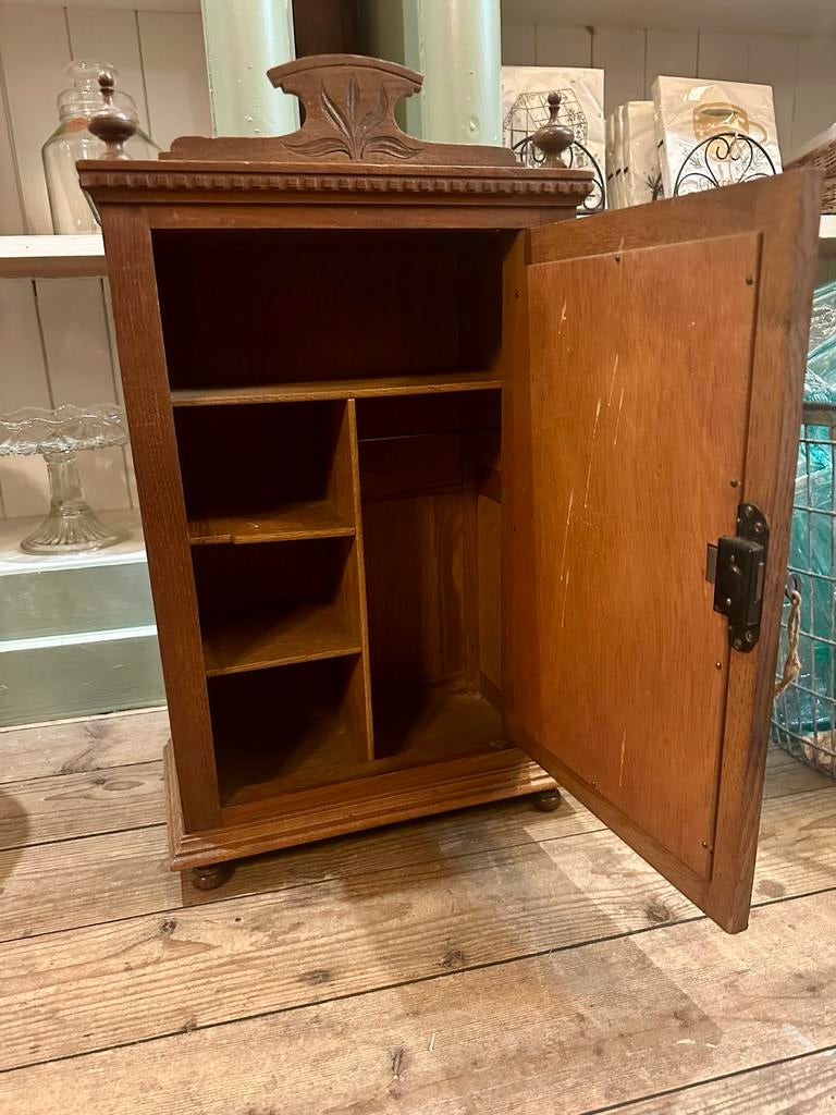 Houten kastje met spiegeldeur engelse stijl landelijk wonen, Ophalen