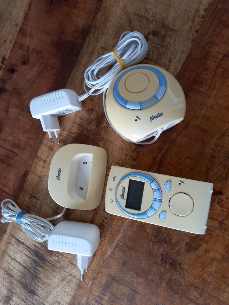 Babyfoon  moeten nog wel 2 x batt.aaa Oplaadbaar in, Kinderen en Baby's, Ophalen of Verzenden, Gebruikt, 250 meter of meer