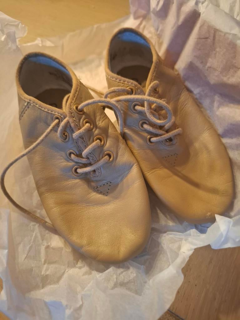 Capezio Twirl- /Dansschoenen - Zo goed als nieuw, Sport en Fitness, Dansen, Ophalen of Verzenden, Zo goed als nieuw, Schoenen