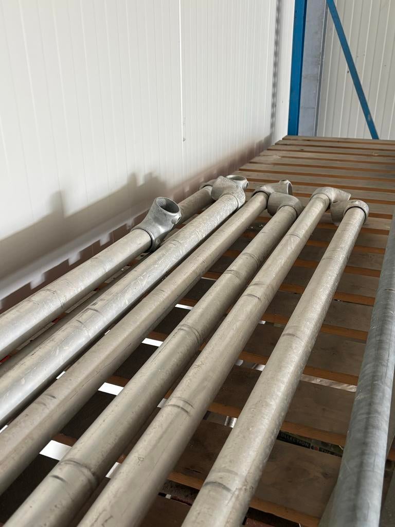 Aluminium buizen met 90 graden bochten, Doe-het-zelf en Verbouw, Buizen en Afvoer, Ophalen, Bochten, Gebruikt, 2 tot 4 meter