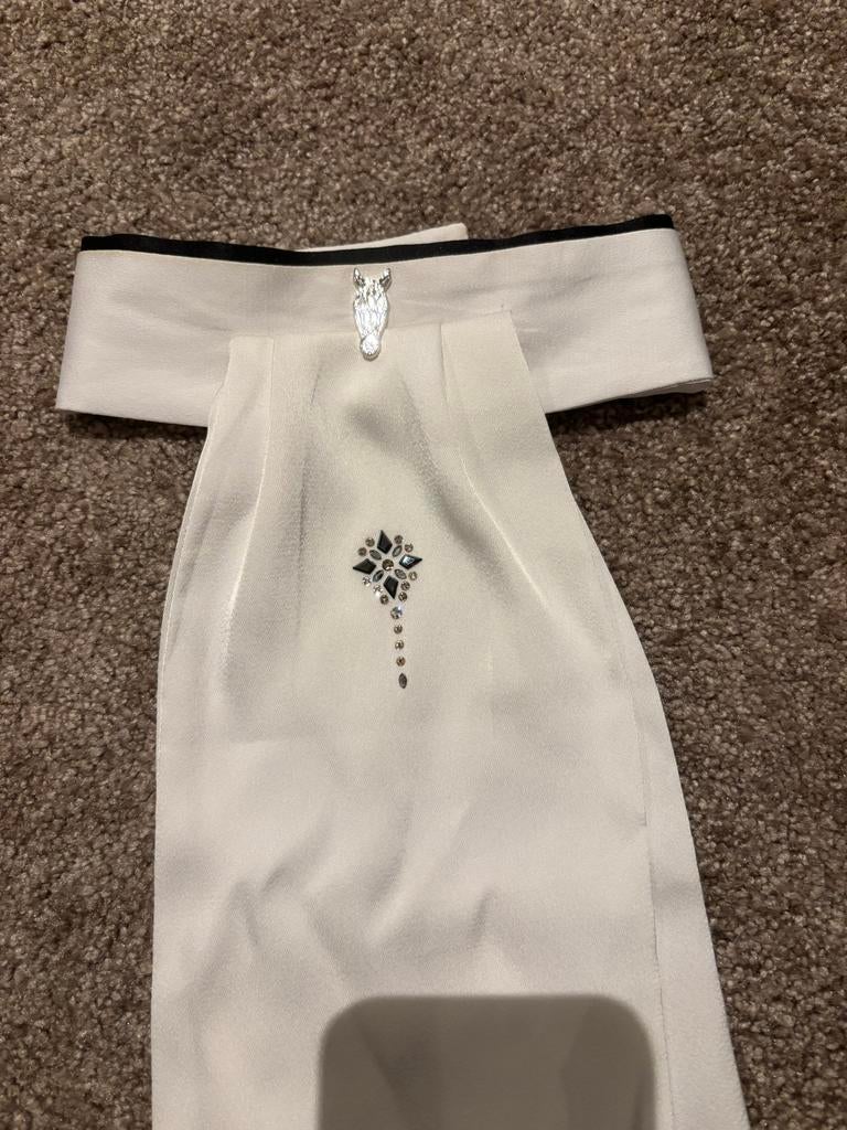 Plastron joolz met swarovski, Dieren en Toebehoren, Paardrijkleding, Ophalen of Verzenden, Nieuw, Dressuur, Bovenkleding