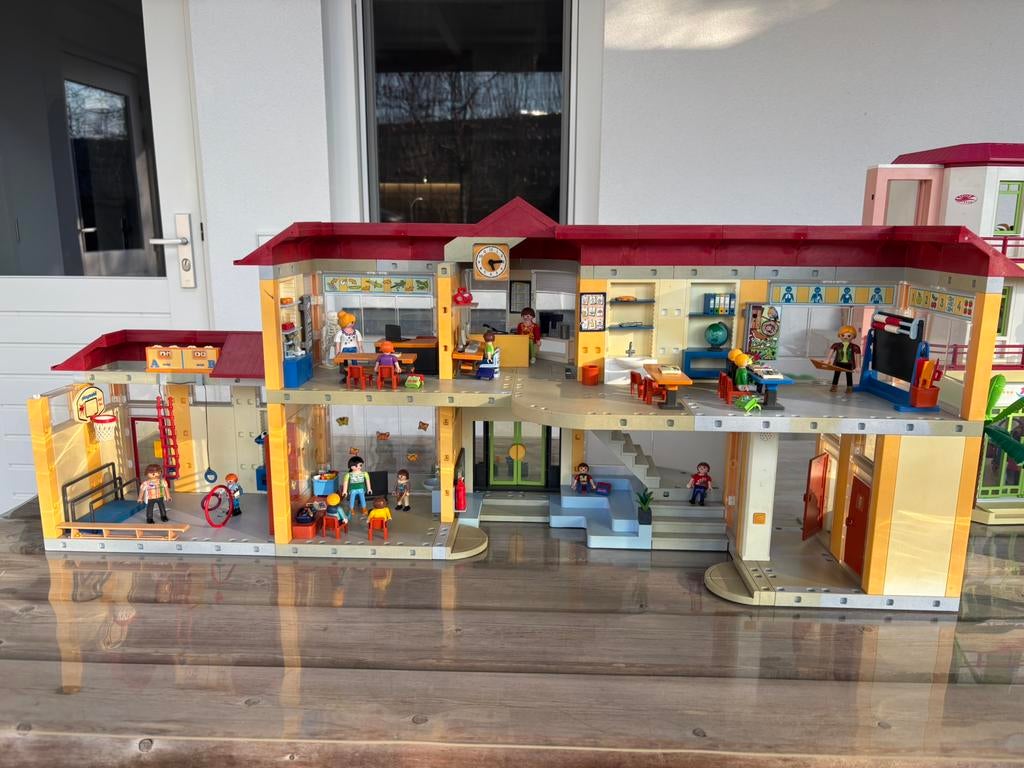 Playmobil school met uitbreiding en gymzaal 4324 & 4325, Kinderen en Baby's, Speelgoed | Playmobil, Ophalen, Zo goed als nieuw