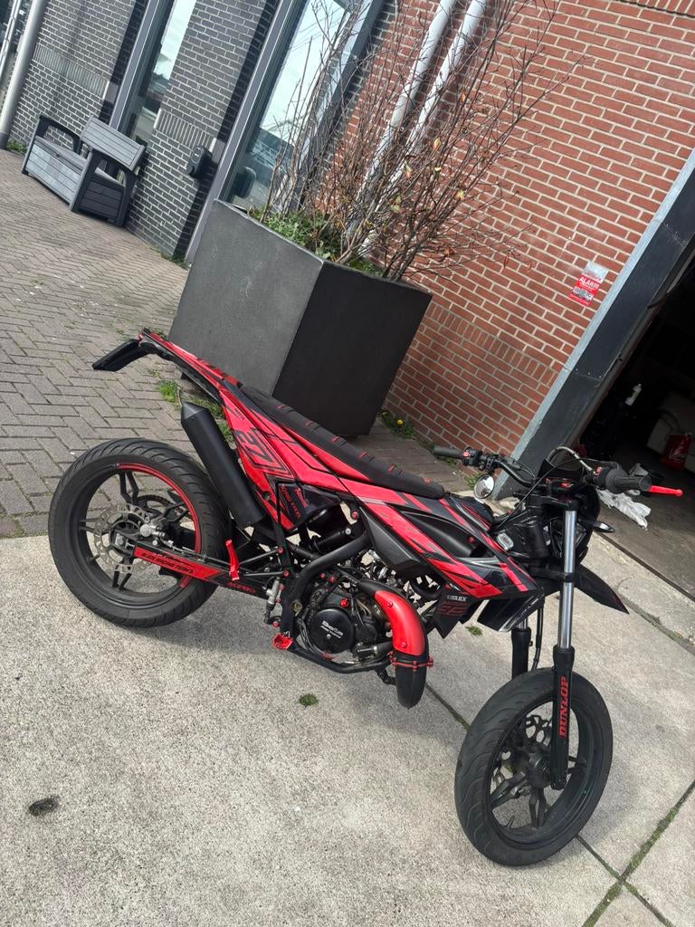 Beta rr50 motard schakelbrommer, Fietsen en Brommers, 6 versnellingen, Maximaal 45 km/u, Ophalen of Verzenden, Zo goed als nieuw