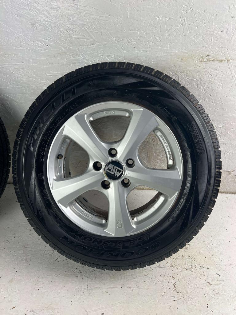 Mitsubishi outlander Hyundai tucson sportage winterset 16”, Auto-onderdelen, Banden en Velgen, Niet ingevuld, 16 inch, Banden en Velgen