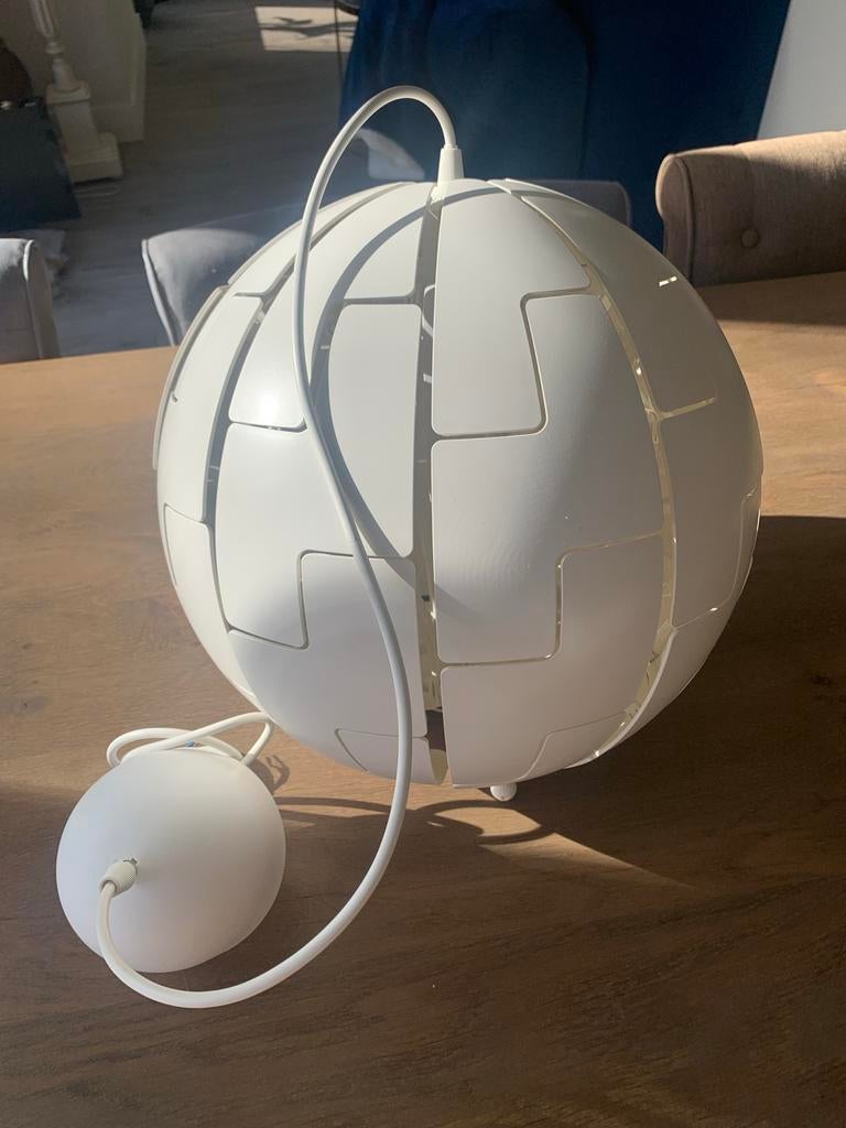 Ikea PS 2014 witte bolvormige hanglamp + afstandsbediening, Huis en Inrichting, Lampen | Hanglampen, Ophalen, Gebruikt, Minder dan 50 cm