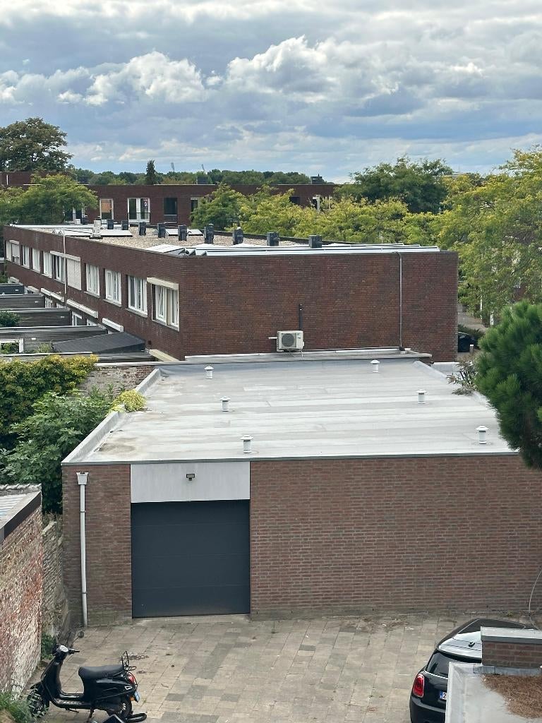 Garage 90m2 te huur 995 per mand, Diversen, Ophalen, Zo goed als nieuw