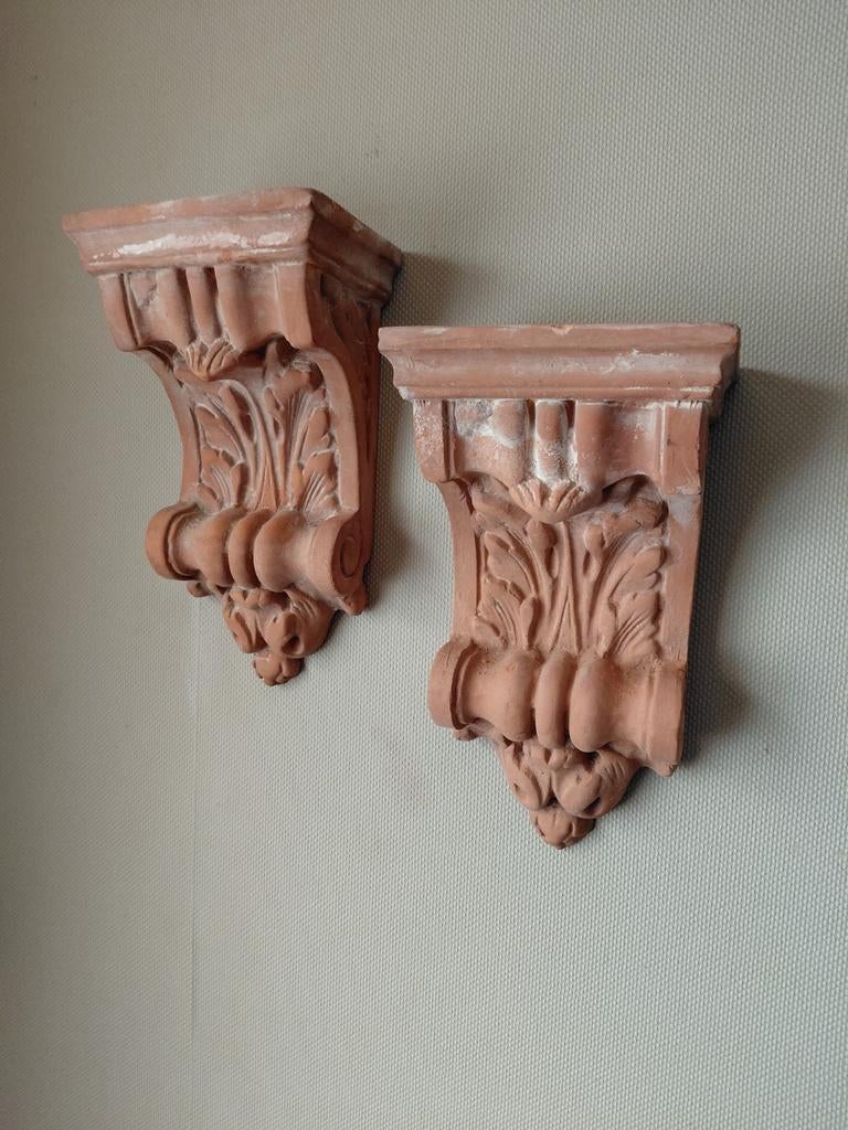 Antieke Italiaanse terracotta consoles wanddecoratie, Ophalen