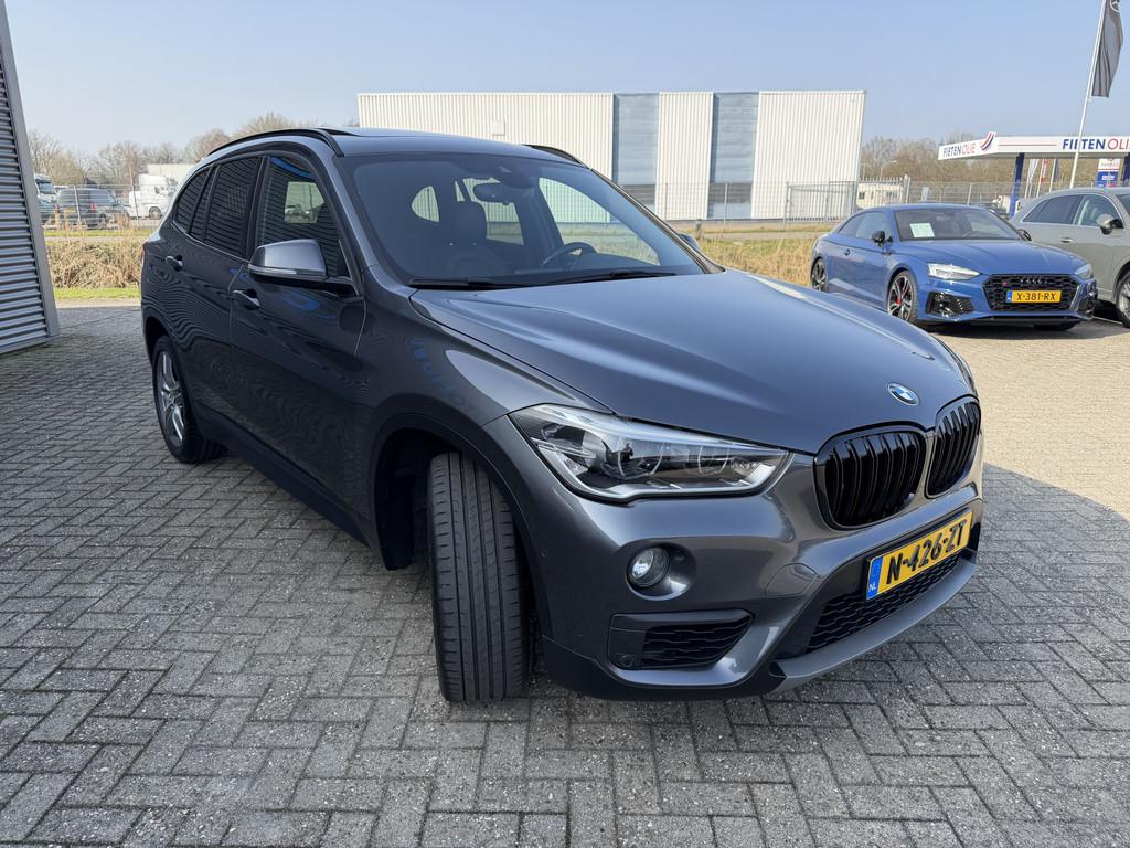 BMW X1 xDrive20i High Executive Leder Panoramadak Trekhaak 2, 1998 cc, Gebruikt, Euro 6, Bedrijf