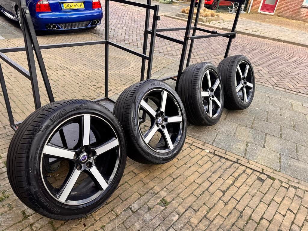 Volvo velgen met zomerbanden 235-45-18, Ophalen, 18 inch, Gebruikt, Banden en Velgen