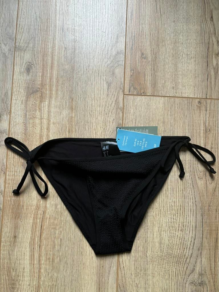 Nieuw bikini broekje H&M zwart met touwtjes maat 40, Ophalen of Verzenden, Nieuw, Zwart, Bikini
