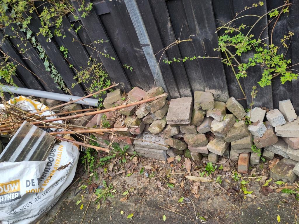 Gratis partij oude bakstenen, Ophalen